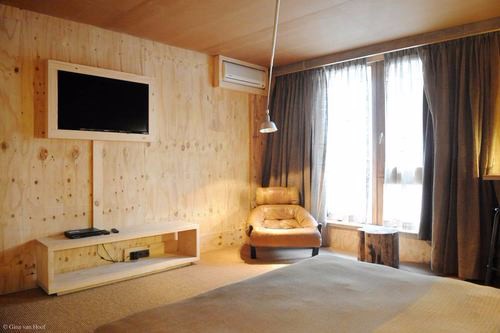 hotel-chelton-rooms-special-double-bedroom-02