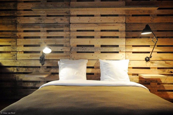 hotel-chelton-rooms-special-double-bedroom-01